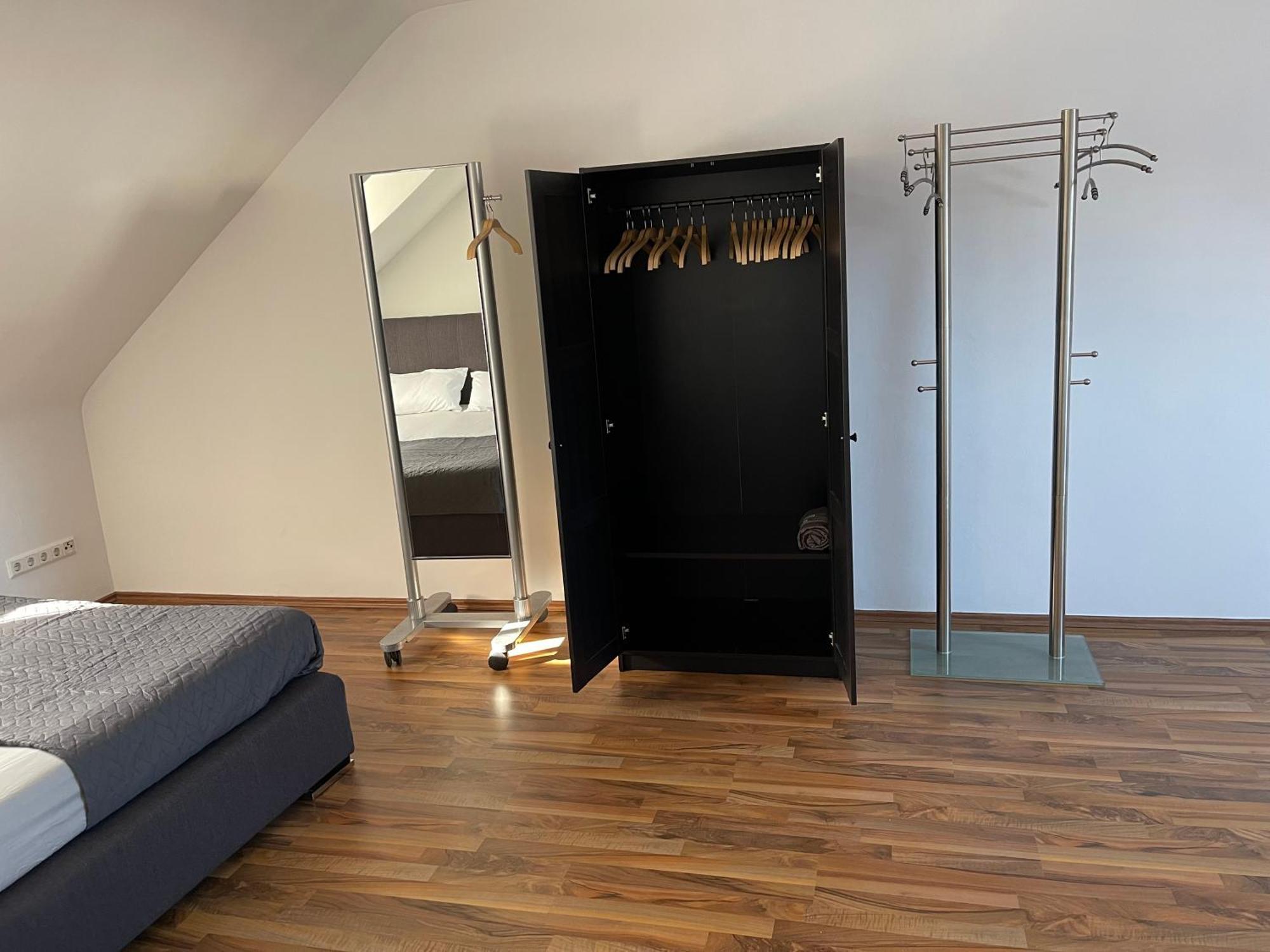 Geraeumige 3-Zimmer-Ferienwohnung Im Herzen Von Κάσελ Εξωτερικό φωτογραφία