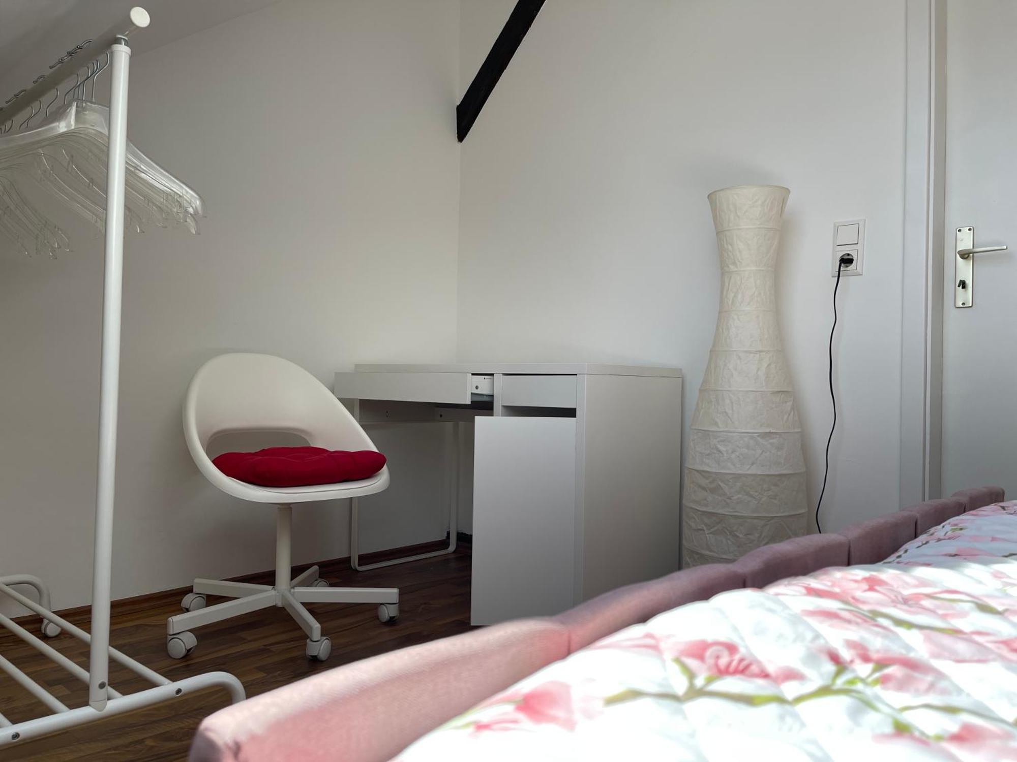 Geraeumige 3-Zimmer-Ferienwohnung Im Herzen Von Κάσελ Εξωτερικό φωτογραφία