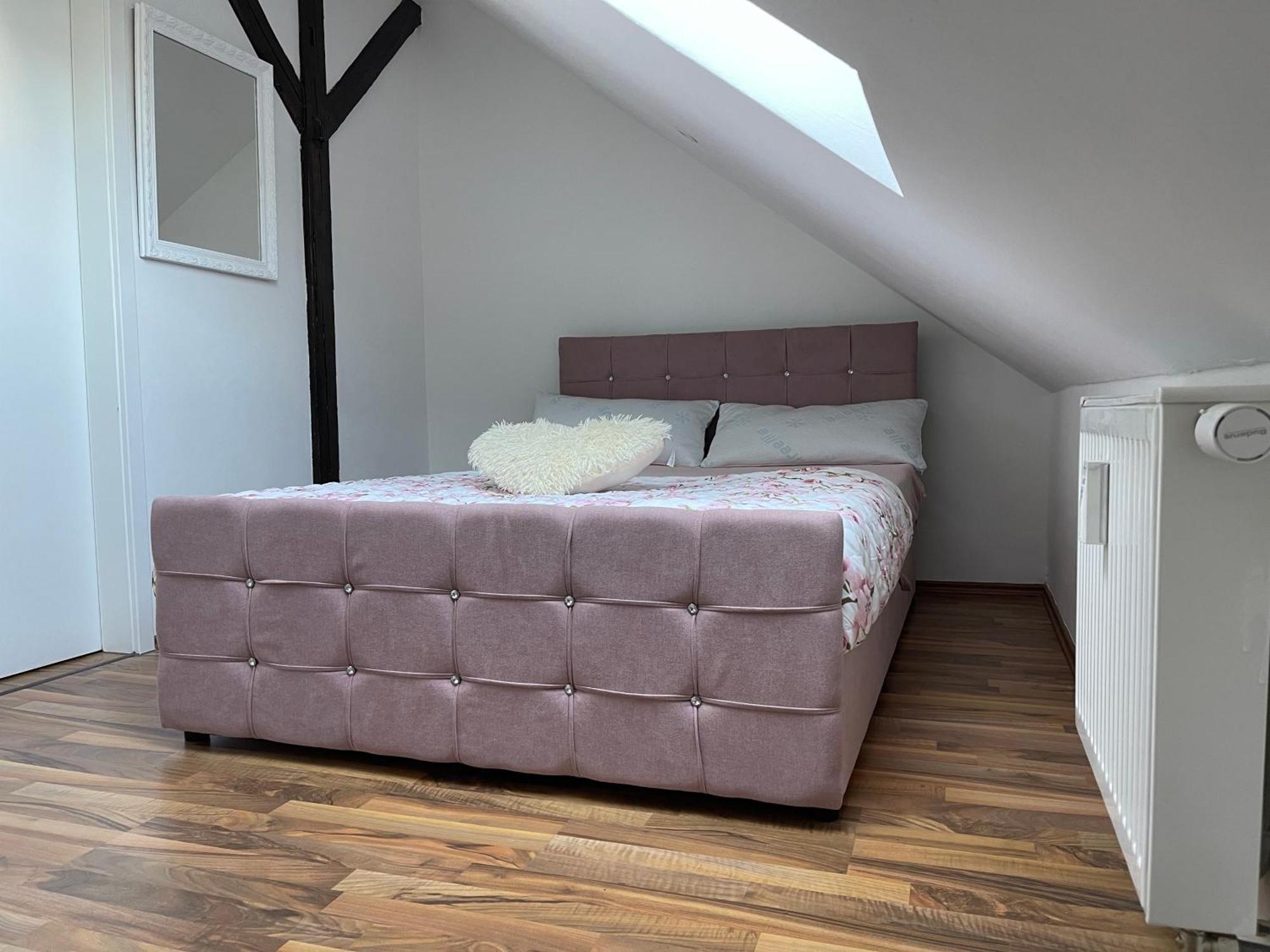 Geraeumige 3-Zimmer-Ferienwohnung Im Herzen Von Κάσελ Εξωτερικό φωτογραφία