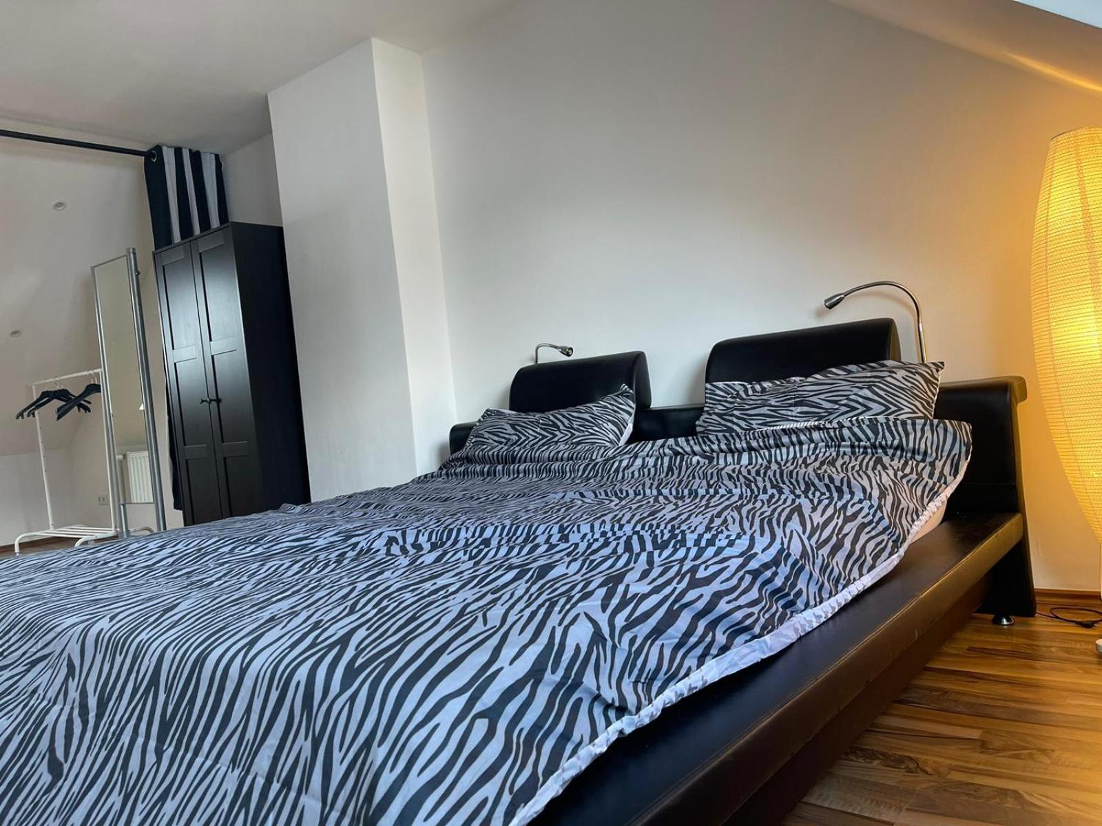 Geraeumige 3-Zimmer-Ferienwohnung Im Herzen Von Κάσελ Εξωτερικό φωτογραφία