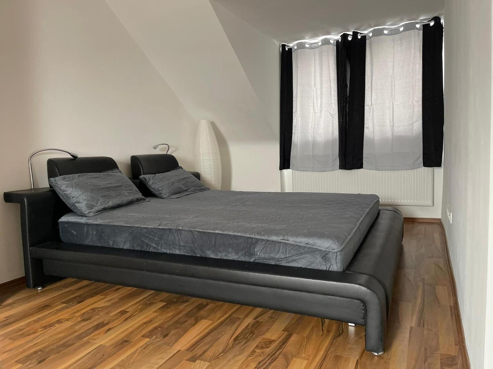 Geraeumige 3-Zimmer-Ferienwohnung Im Herzen Von Κάσελ Εξωτερικό φωτογραφία