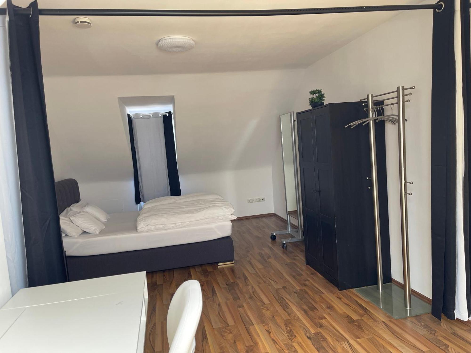 Geraeumige 3-Zimmer-Ferienwohnung Im Herzen Von Κάσελ Εξωτερικό φωτογραφία